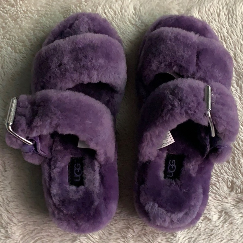 New UGG Slippers - Picture 4 of 4